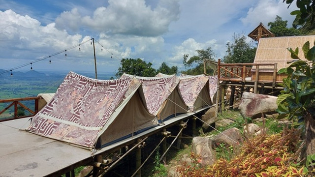 An Giang: Cận ảnh loạt homestay xây dựng trái phép trên núi Cấm - Hình 6 An Giang: Can anh loat homestay xay dung trai phep tren nui Cam-Hinh-6