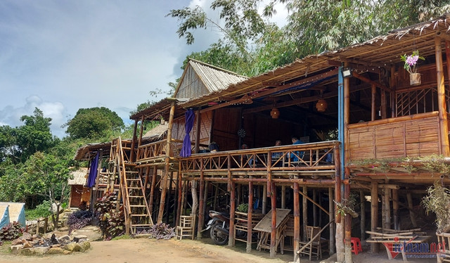 An Giang: Cận ảnh loạt homestay xây dựng trái phép trên núi Cấm - Hình 3 An Giang: Can anh loat homestay xay dung trai phep tren nui Cam-Hinh-3