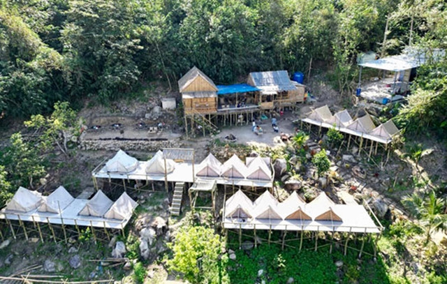 An Giang: Cận ảnh loạt homestay xây dựng trái phép trên núi Cấm - Hình 2 An Giang: Can anh loat homestay xay dung trai phep tren nui Cam-Hinh-2