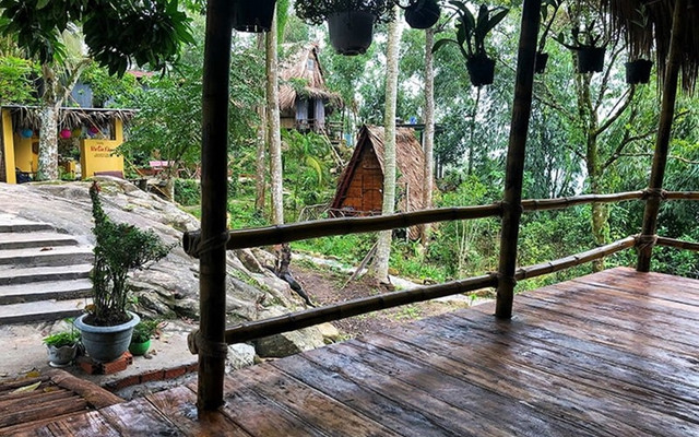 An Giang: Cận ảnh loạt homestay xây dựng trái phép trên núi Cấm - Hình 8 An Giang: Can anh loat homestay xay dung trai phep tren nui Cam-Hinh-8