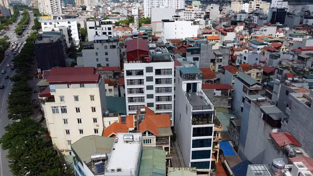 Loat cong trinh, chung cu mini co dau hieu vi pham o Ha Noi-Hinh-2