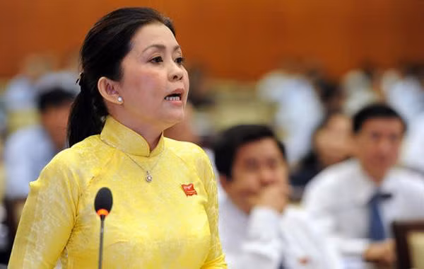 Cuu GD So Tai chinh TP HCM bi truy na lien quan gi den dai gia Diep Bach Duong?