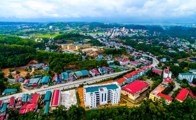 Hai Phat Invest kinh doanh the nao khi muon lam 4 du an gan san bay Dien Bien?