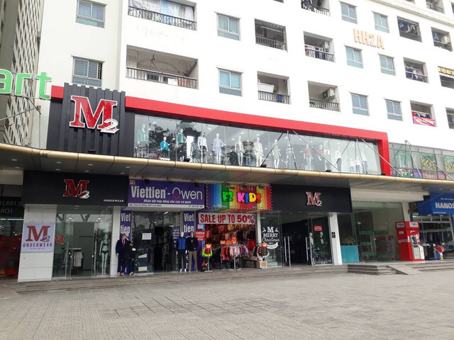 Hà Nội: Cô gái bị nhóm thanh niên vô cớ đánh đập dã man Ha Noi: Co gai bi nhom thanh nien vo co danh dap da man