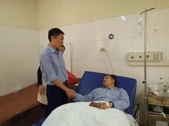 Ha Noi: Nghi van phan doi thu phi BOT, tai xe bi danh gay xuong suon-Hinh-3