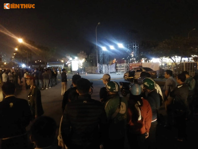 Thông tin mới nhất vụ tài xế taxi nghi bị cứa cổ trước SVĐ Mỹ Đình Thong tin moi nhat vu tai xe taxi nghi bi cua co truoc SVD My Dinh