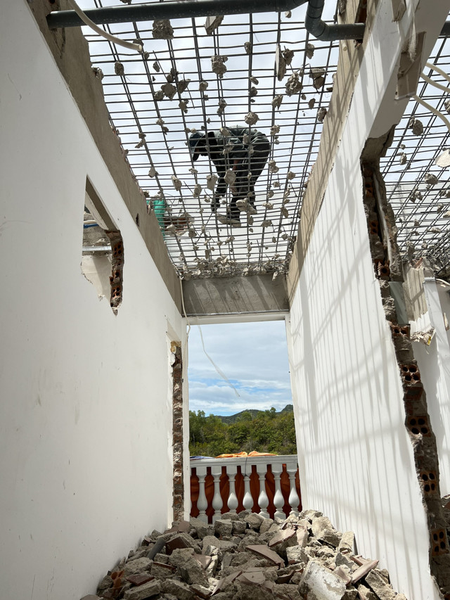 'Cắt ngọn' nhiều công trình vi phạm tại dự án Ocean View Nha Trang - Hình 7 'Cat ngon' nhieu cong trinh vi pham tai du an Ocean View Nha Trang-Hinh-7