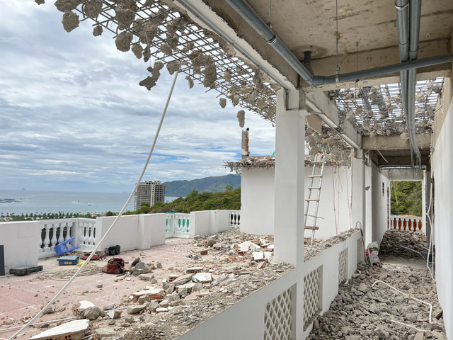 'Cắt ngọn' nhiều công trình vi phạm tại dự án Ocean View Nha Trang - Hình 6 'Cat ngon' nhieu cong trinh vi pham tai du an Ocean View Nha Trang-Hinh-6