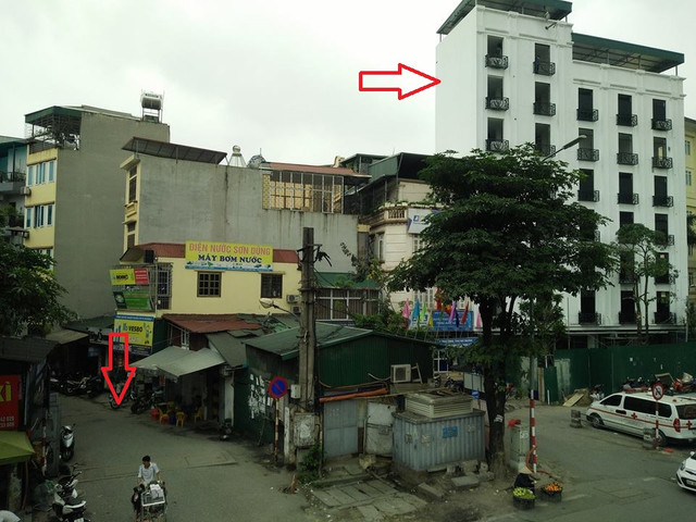 Hà Nội: Công trình gần UBND phường Thanh Nhàn ngang nhiên xây vượt tầng? - Hình 2 Ha Noi: Cong trinh gan UBND phuong Thanh Nhan ngang nhien xay vuot tang?-Hinh-2