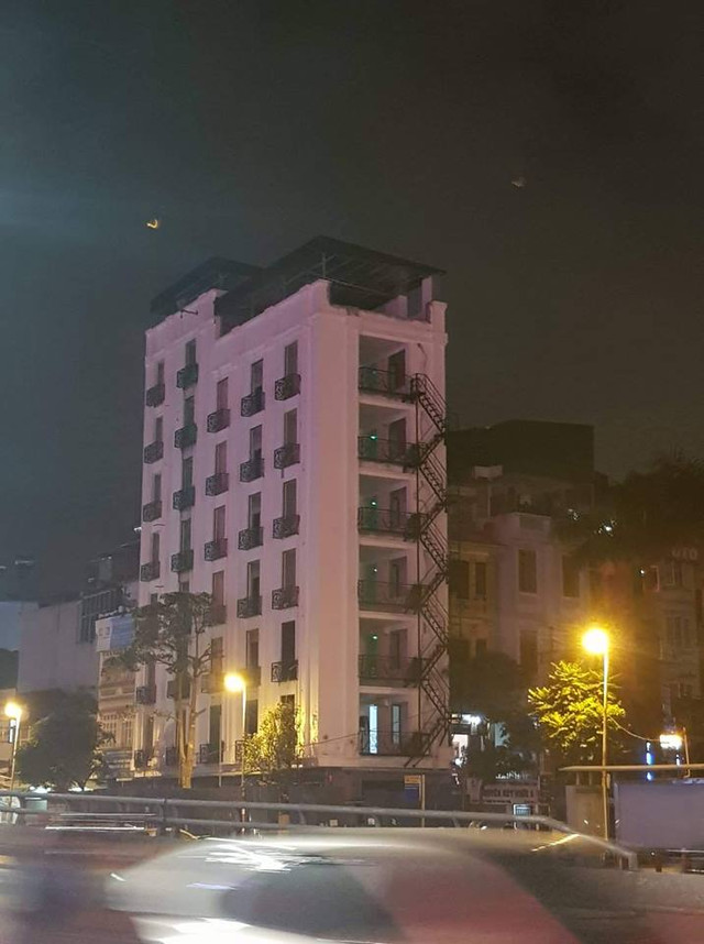 Hà Nội: Công trình gần UBND phường Thanh Nhàn ngang nhiên xây vượt tầng? - Hình 4 Ha Noi: Cong trinh gan UBND phuong Thanh Nhan ngang nhien xay vuot tang?-Hinh-4