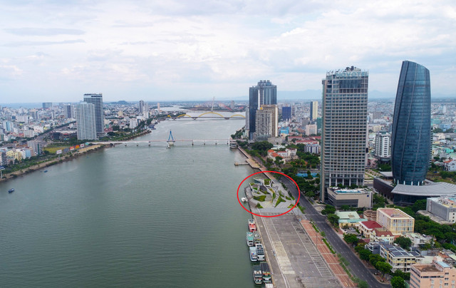 Vào bên trong bến du thuyền của Vũ 'nhôm' bỏ hoang bên sông Hàn Vao ben trong ben du thuyen cua Vu 'nhom' bo hoang ben song Han