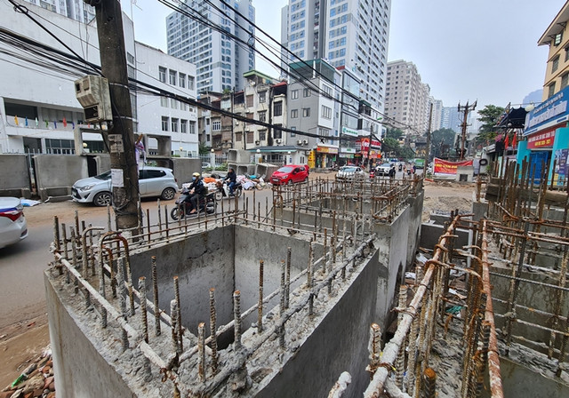 Dân khổ sở khi dự án mở rộng phố Vũ Trọng Phụng quá chậm tiến độ - Hình 4 Dan kho so khi du an mo rong pho Vu Trong Phung qua cham tien do-Hinh-4