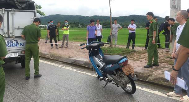 Các nghi phạm thực nghiệm hiện trường cảnh hiếp dâm rồi giết nữ sinh giao gà ở Điện Biên - Hình 6 Cac nghi pham thuc nghiem hien truong canh hiep dam roi giet nu sinh giao ga o Dien Bien-Hinh-6