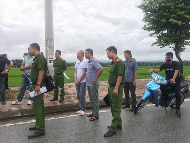 Các nghi phạm thực nghiệm hiện trường cảnh hiếp dâm rồi giết nữ sinh giao gà ở Điện Biên - Hình 4 Cac nghi pham thuc nghiem hien truong canh hiep dam roi giet nu sinh giao ga o Dien Bien-Hinh-4