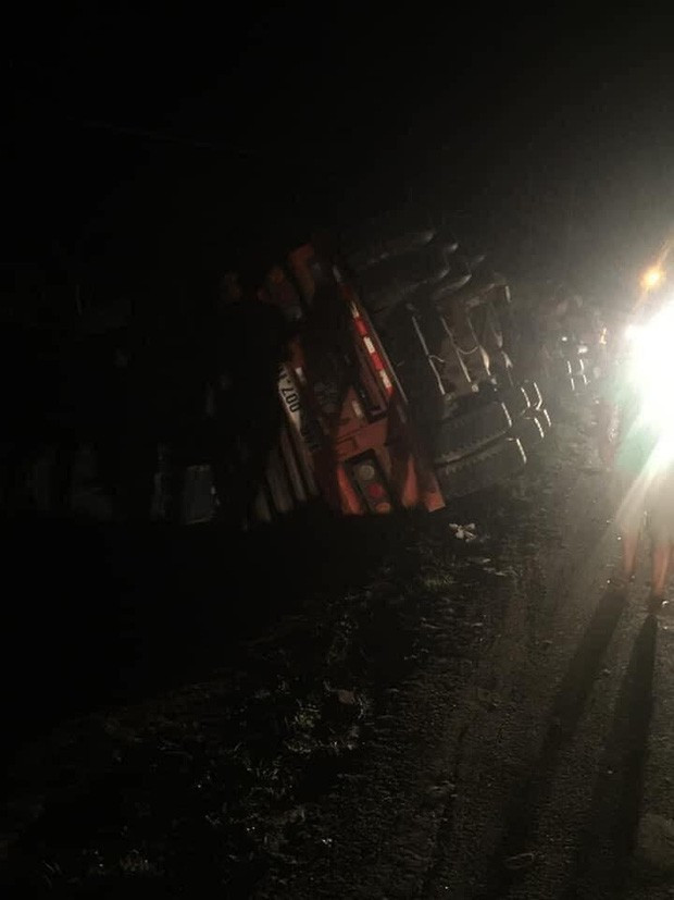 Tai nạn ở Quảng Ninh: Cả 3 người trên xe limousine tử nạn, có 1 nữ giám đốc - Hình 7 Tai nan o Quang Ninh: Ca 3 nguoi tren xe limousine tu nan, co 1 nu giam doc-Hinh-7