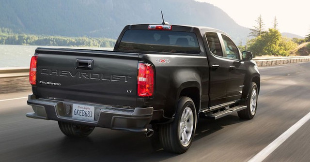 Cận cảnh Chevrolet Colorado 2021 cải tiến ngoại hình bắt mắt - Hình 2 Can canh Chevrolet Colorado 2021 cai tien ngoai hinh bat mat-Hinh-2