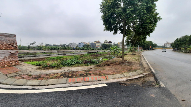 Cận cảnh lô đất hơn 3.000 m2 vi phạm đấu giá ở huyện Đan Phượng - Hình 5 Can canh lo dat hon 3.000 m2 vi pham dau gia o huyen Dan Phuong-Hinh-5