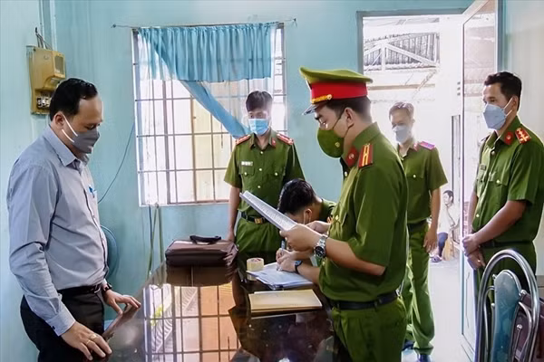 Soi ho so Cong ty Thinh Phat vu 'rut ruot' cong trinh duong day 110kV