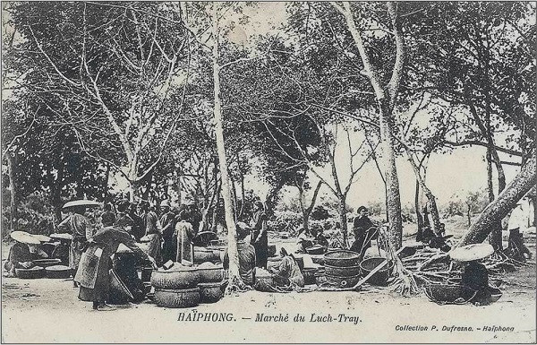 Ngắm chợ Việt Nam xưa qua loạt ảnh đen trắng cực hiếm - Hình 10 Ngam cho Viet Nam xua qua loat anh den trang cuc hiem-Hinh-10