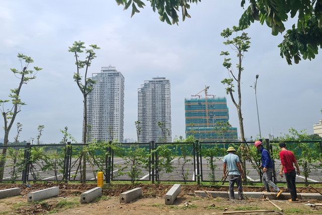 Cận cảnh tiến độ công trình công viên lớn nhất quận Nam Từ Liêm - Hình 12 Can canh tien do cong trinh cong vien lon nhat quan Nam Tu Liem-Hinh-12