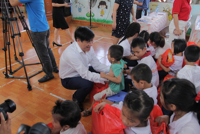 Ông Nguyễn Thanh Long giữ chức quyền Bộ trưởng Y tế - Hình 5 Ong Nguyen Thanh Long giu chuc quyen Bo truong Y te-Hinh-5