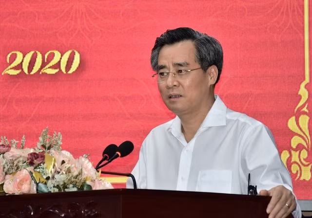 Bo Chinh tri dieu dong 3 Bi thu Tinh uy ve Trung uong-Hinh-2