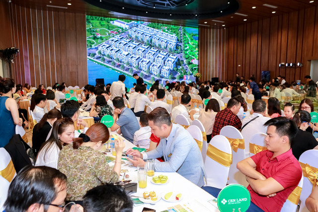 Khach hang man nhan voi can ho mau Imperia Smart City