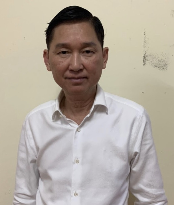 Cận mặt 5 cán bộ ở TP HCM bị khởi tố trong một ngày Can mat 5 can bo o TP HCM bi khoi to trong mot ngay