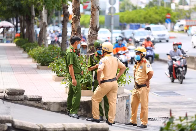 Can mat 5 can bo o TP HCM bi khoi to trong mot ngay-Hinh-7