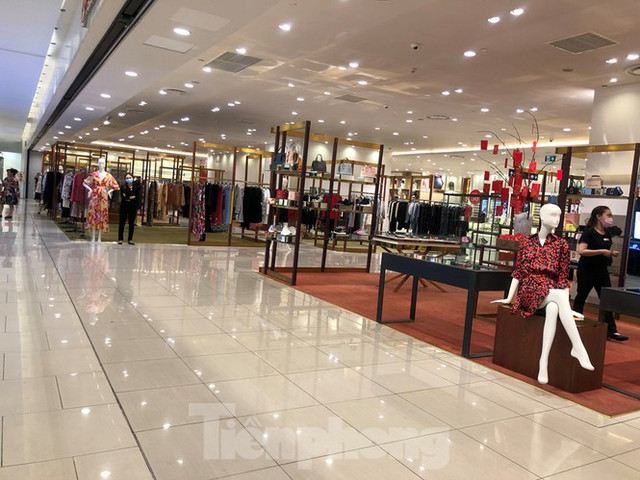 Bệnh nhân 450 mắc COVID-19 ở TP HCM đã đi Aeon Mall 7 ngày liên tục - Hình 3 Benh nhan 450 mac COVID-19 o TP HCM da di Aeon Mall 7 ngay lien tuc-Hinh-3