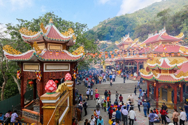Ghé ngay 6 lễ hội nổi tiếng ở miền Nam cho chuyến du xuân thêm phần ý nghĩa - Hình 3 Ghe ngay 6 le hoi noi tieng o mien Nam cho chuyen du xuan them phan y nghia-Hinh-3