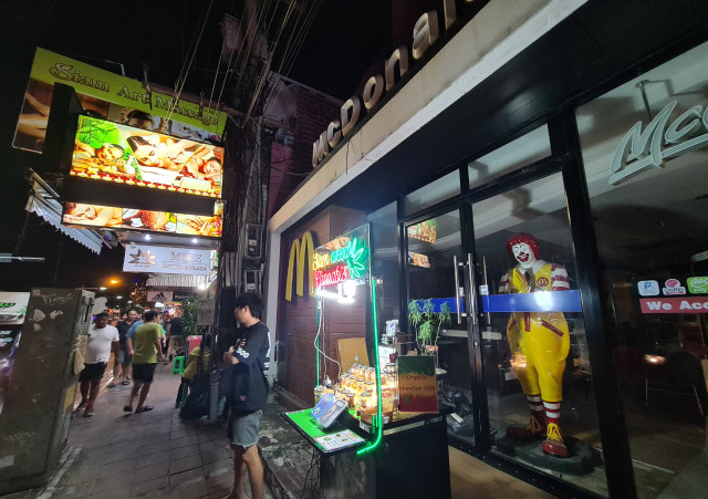 Cận cảnh cần sa bán khắp đường phố Pattaya, Thái Lan - Hình 10 Can canh can sa ban khap duong pho Pattaya, Thai Lan-Hinh-10