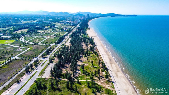 Sau 15 năm được cấp phép, dự án Golf Biển Cửa Lò vẫn chỉ là đất trống, nhếch nhác - Hình 12 Sau 15 nam duoc cap phep, du an Golf Bien Cua Lo van chi la dat trong, nhech nhac-Hinh-12