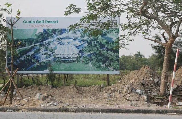 Sau 15 năm được cấp phép, dự án Golf Biển Cửa Lò vẫn chỉ là đất trống, nhếch nhác - Hình 9 Sau 15 nam duoc cap phep, du an Golf Bien Cua Lo van chi la dat trong, nhech nhac-Hinh-9