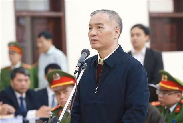 Ngay thu 2 xet xu vu Mobifone-AVG: Cuu Bo truong Nguyen Bac Son khong nho tieu 3 trieu USD vao viec gi-Hinh-7