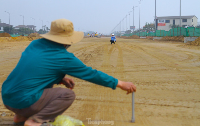 Cận cảnh công trường đại lộ nghìn tỷ Vinh - Cửa Lò - Hình 12 Can canh cong truong dai lo nghin ty Vinh - Cua Lo-Hinh-12