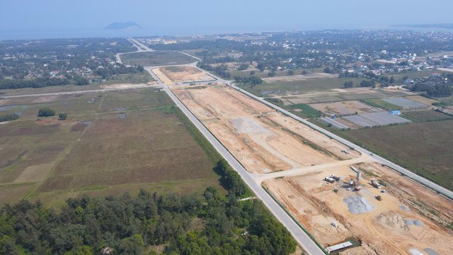 Cận cảnh công trường đại lộ nghìn tỷ Vinh - Cửa Lò Can canh cong truong dai lo nghin ty Vinh - Cua Lo