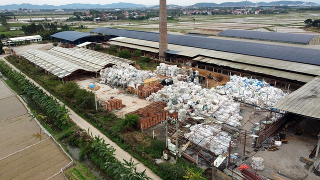 280 tan rac thai duoc Cong ty Co phan Xay dung va Thuong mai QC tap ket