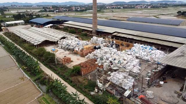 280 tan rac thai duoc Cong ty Co phan Xay dung va Thuong mai QC tap ket