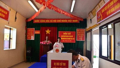 Hoàn thành bầu cử sớm ở nhà giàn DK1/9, bãi cạn Ba Kè