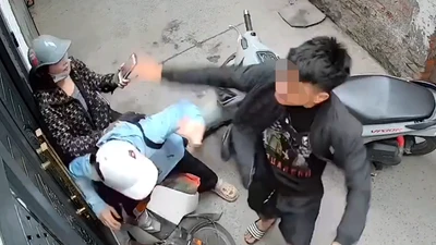 Nam thanh niên đánh người phụ nữ giữa đường gây bức xúc xã hội