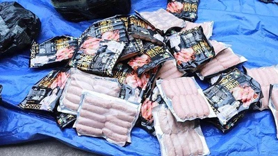 Tuyên Quang: Phát hiện hơn 2,3 tấn xúc xích không rõ nguồn gốc