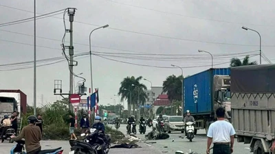 Ninh Bình: Ôtô tải va chạm với xe máy khiến hai người tử vong