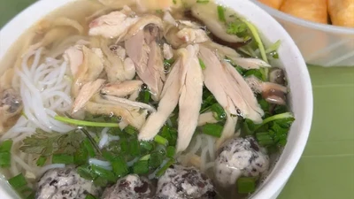 Bát bún tăng, khách hàng 'co kéo chi tiêu'