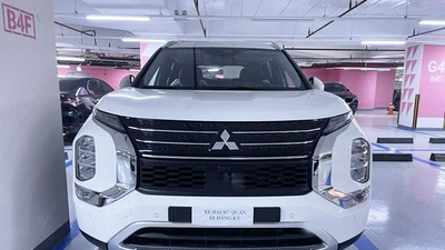 Mitsubishi Outlander 2025 bất ngờ xuất hiện tại Việt Nam
