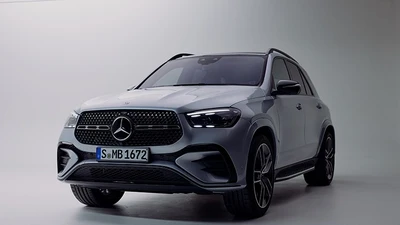 Mercedes Việt Nam ra mắt xe hybrid cắm sạc GLE 400 E 4MATIC hơn 4,6 tỷ đồng