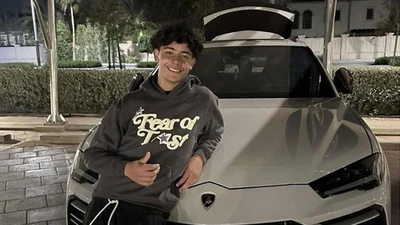 Ronaldo tặng con trai siêu xe Lamborghini Urus giá 300.000 USD