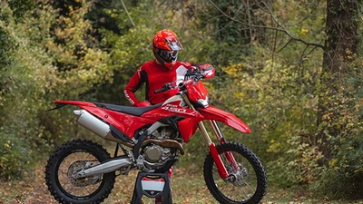 Mẫu xe cào cào Ducati Desmo450 Enduro 2026 sắp chính thức mở bán 