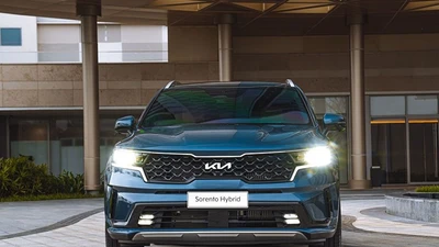 Kia Sorento PHEV đang giảm tới gần 150 triệu đồng tại đại lý Việt