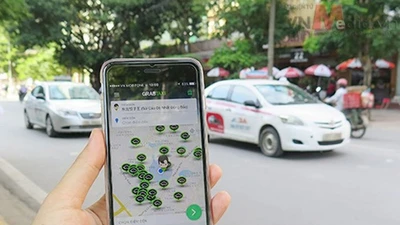Hà Nội đề xuất taxi và xe ôm công nghệ phải dùng năng lượng xanh từ 7/2026